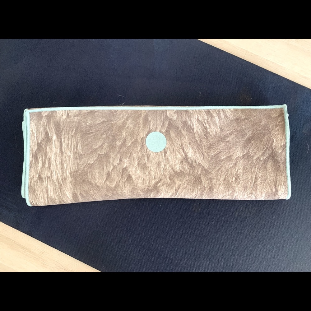 Manduka Yogi Toes Skidless Hot Yoga Mat Towel